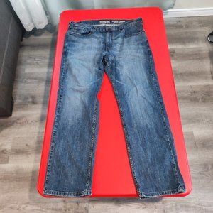 Signature by Levi Strauss relaxed straight jeans size 38x32